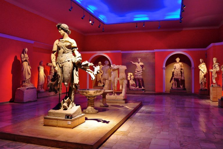 موزه باستان شناسی آنتالیا 